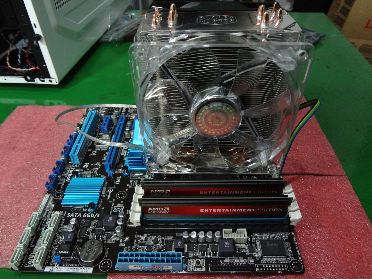 komponen motherboard
