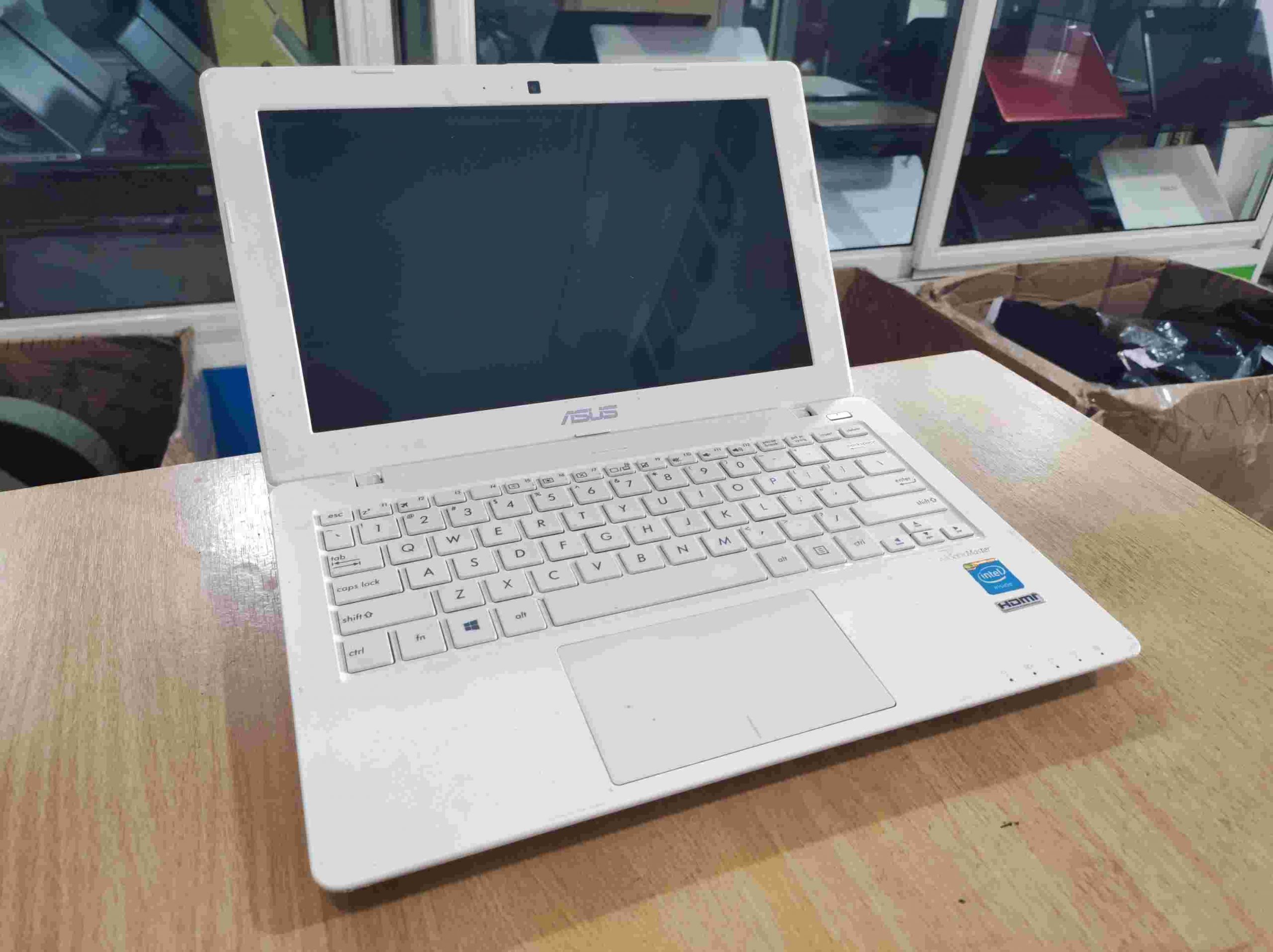 Asus Notebook X200MA N2830
