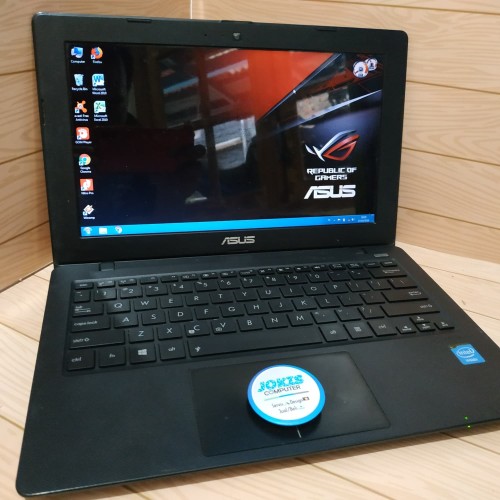 Asus X200CA